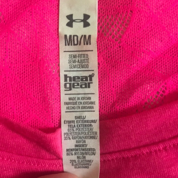 Woman’s workout short sleeve shirt - Picture 2 of 3